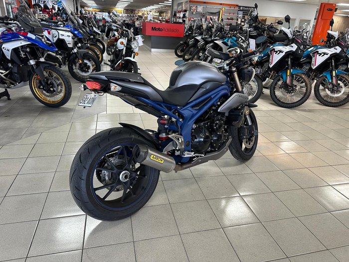 2013 Triumph Speed Triple 1050 SE Speed Triple Silver
