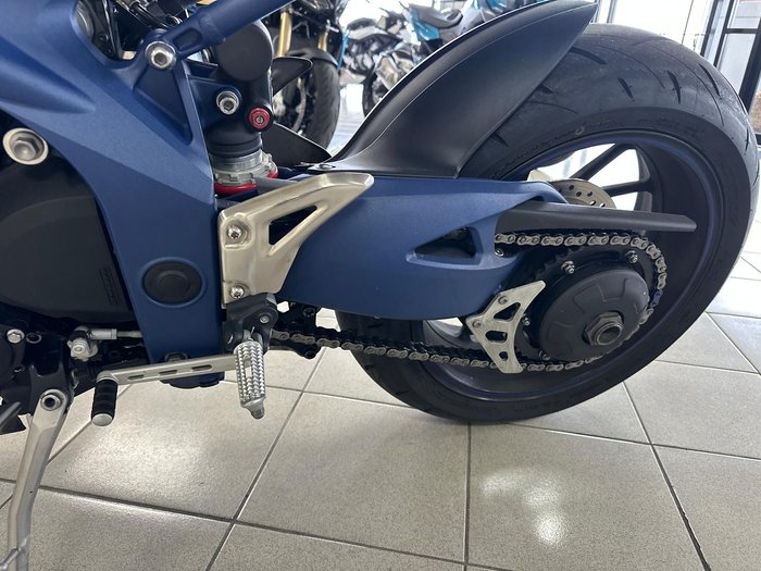 2013 Triumph Speed Triple 1050 SE Speed Triple Silver