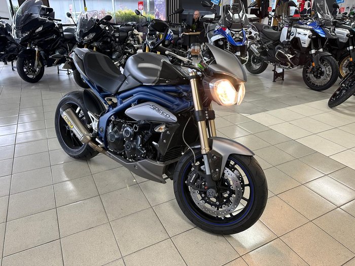 2013 Triumph Speed Triple 1050 SE Speed Triple Silver