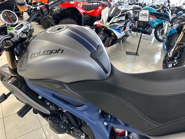 2013 Triumph Speed Triple 1050 SE Speed Triple Silver