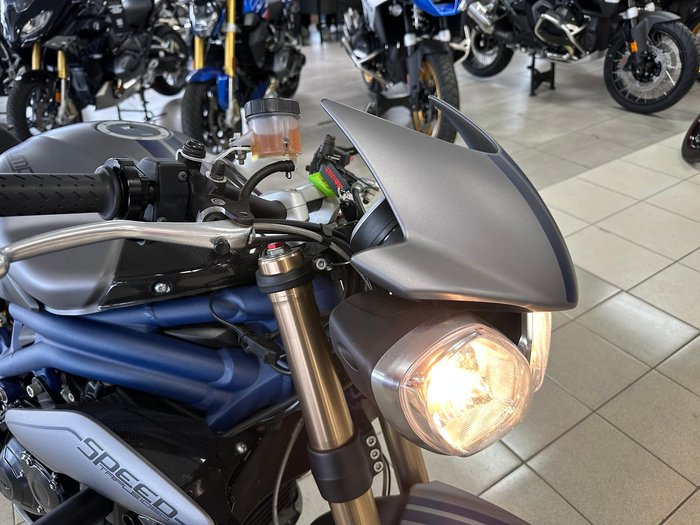 2013 Triumph Speed Triple 1050 SE Speed Triple Silver