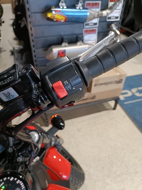 2021 INDIAN SCOUT BOBBER RED RED