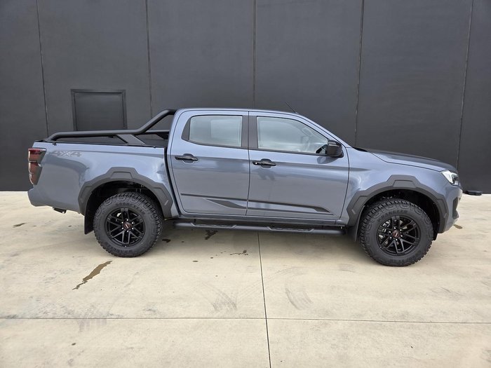 2025 Isuzu D-MAX BLADE