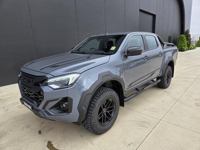 2025 Isuzu D-MAX BLADE