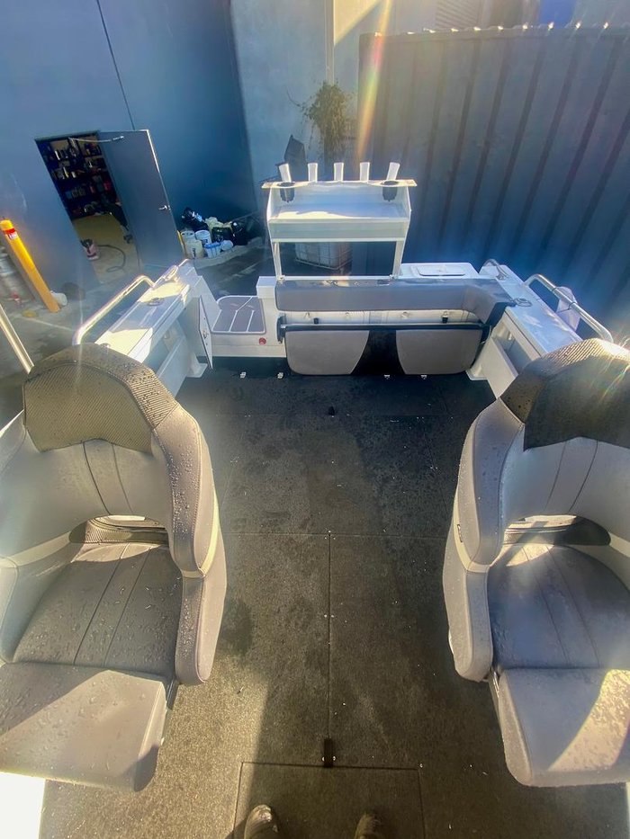 2023 Stessl 530 Bluewater Runabout