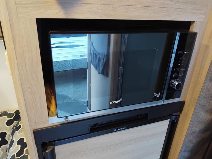 2016 Jayco Journey Couples Pop Top 17.6Ft Sperate Toilet And Shower