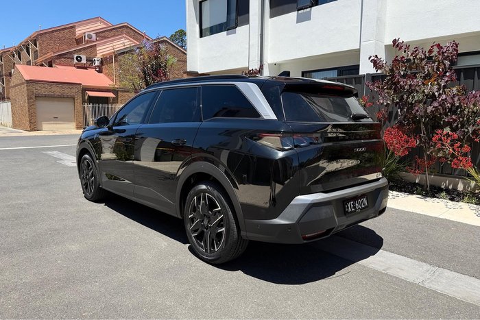 2025 Peugeot 5008 GT Premium Hybrid