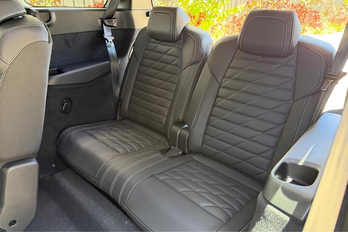 2025 Peugeot 5008 GT Premium Hybrid