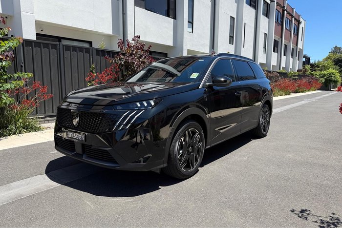 2025 Peugeot 5008 GT Premium Hybrid