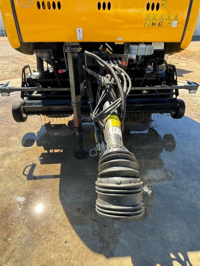 2020 New Holland Rb150 YELLOW