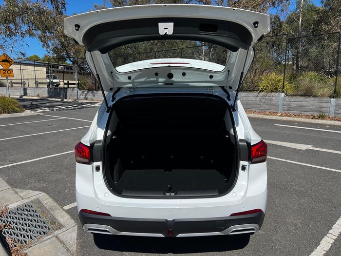 2025 MG ZS Essence Hybrid+ ZS32 MY25 Dover White