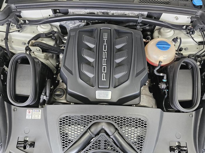 2017 Porsche Macan GTS 95B MY18 AWD White