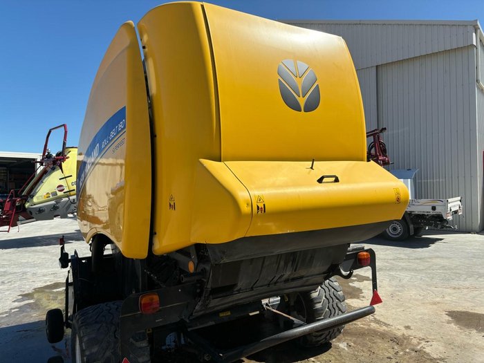 2014 New Holland Rb180 YELLOW