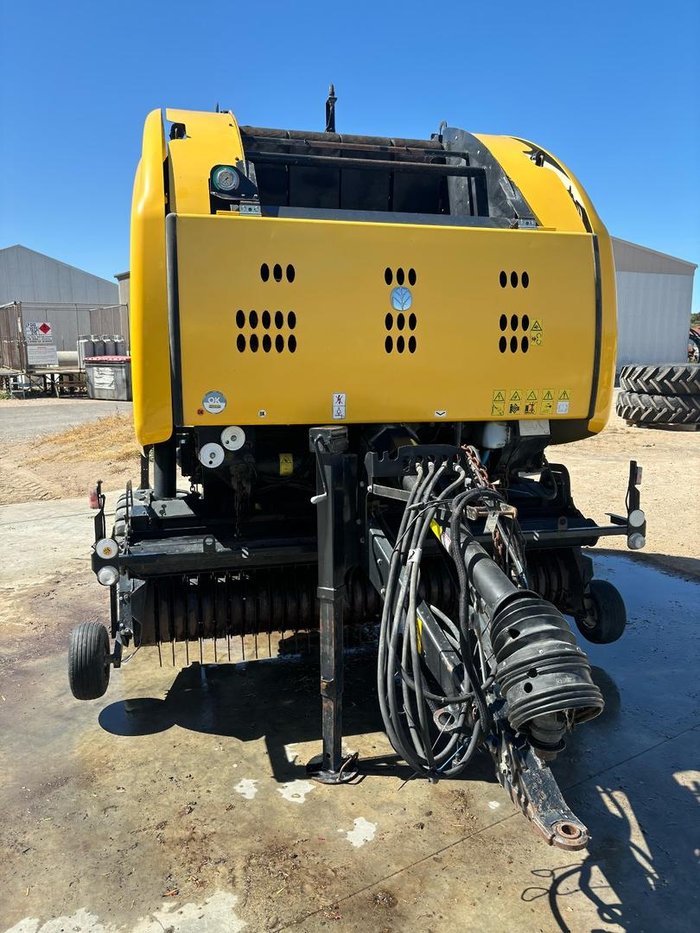 2014 New Holland Rb180 YELLOW