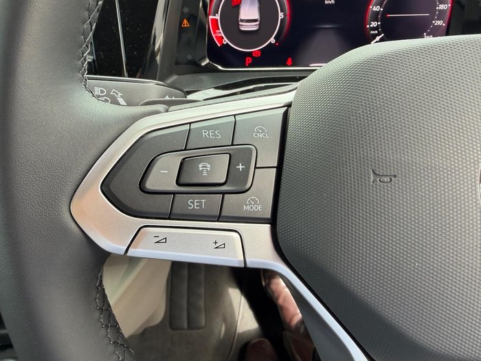 2025 Volkswagen Multivan TDI360 Life