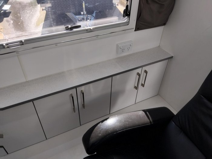 2016 New Age Caravans 23Ft Oz Classic With Full Ensuite And Recliner Lounge Chairs