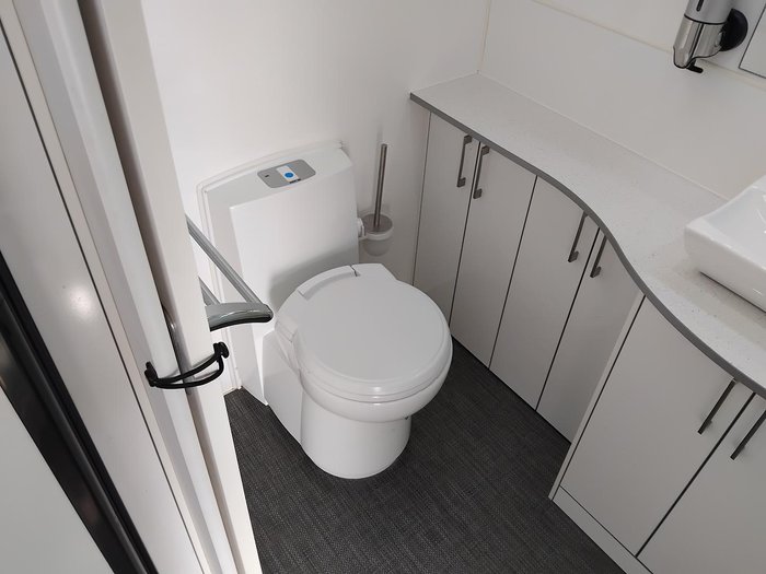 2016 New Age Caravans 23Ft Oz Classic With Full Ensuite And Recliner Lounge Chairs