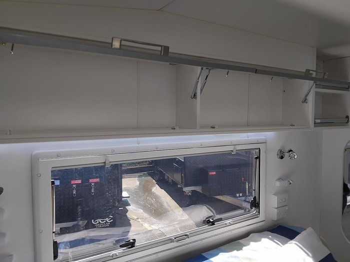 2016 New Age Caravans 23Ft Oz Classic With Full Ensuite And Recliner Lounge Chairs