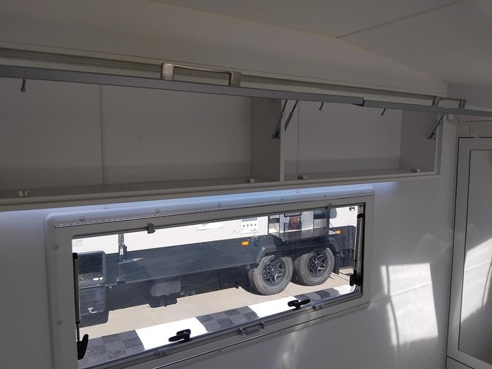 2016 New Age Caravans 23Ft Oz Classic With Full Ensuite And Recliner Lounge Chairs
