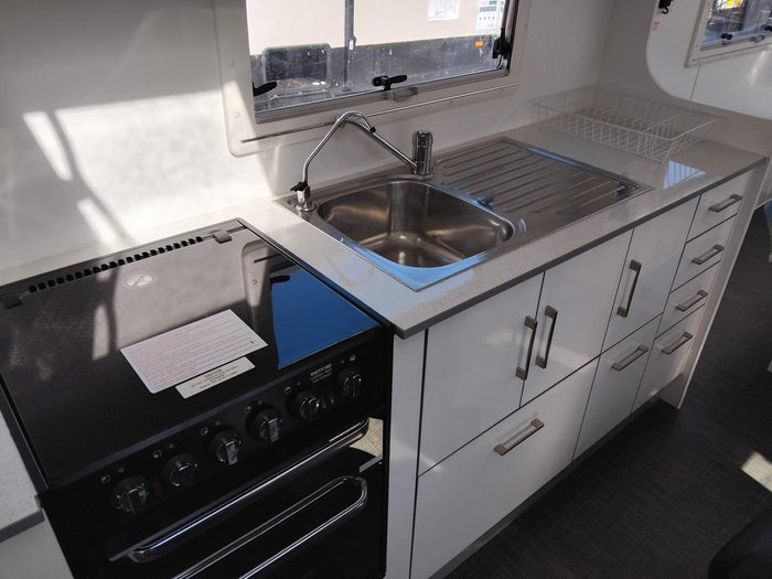 2016 New Age Caravans 23Ft Oz Classic With Full Ensuite And Recliner Lounge Chairs