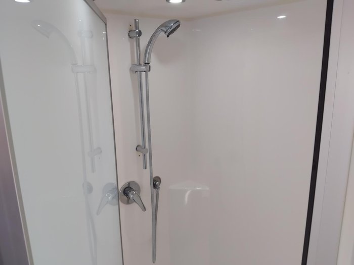 2016 New Age Caravans 23Ft Oz Classic With Full Ensuite And Recliner Lounge Chairs