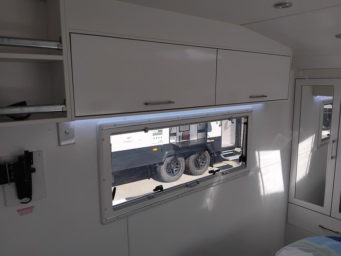2016 New Age Caravans 23Ft Oz Classic With Full Ensuite And Recliner Lounge Chairs
