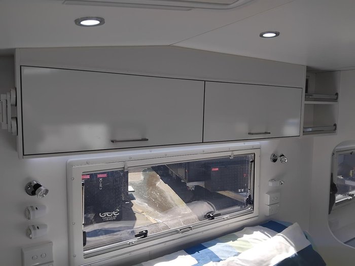 2016 New Age Caravans 23Ft Oz Classic With Full Ensuite And Recliner Lounge Chairs