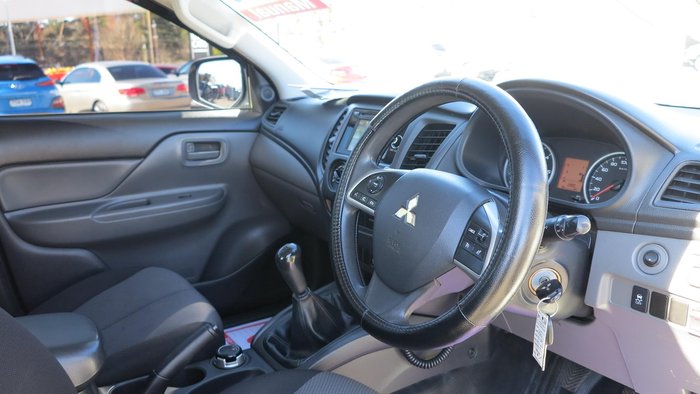 2016 Mitsubishi Triton GLX MQ MY16 4X4 Dual Range White