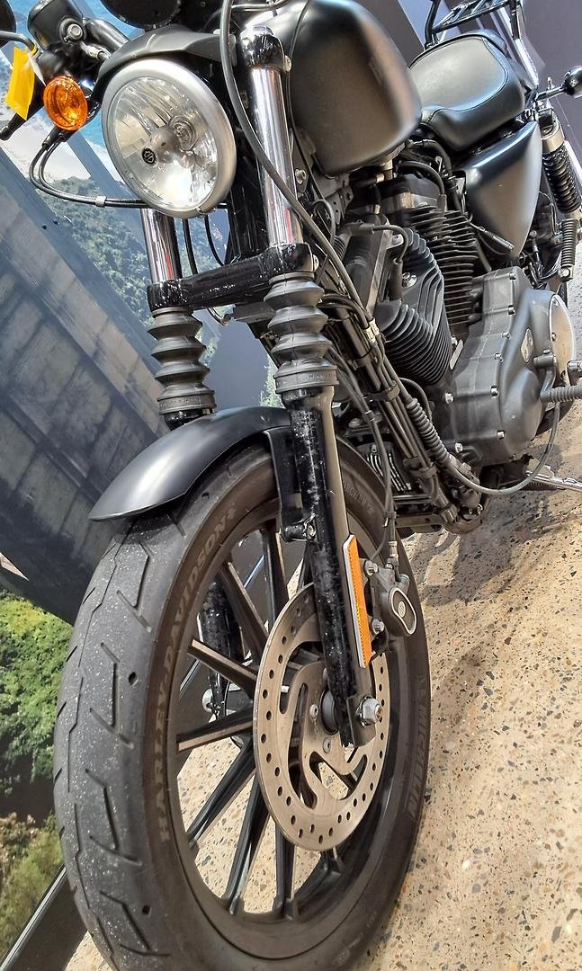 2015 Harley-Davidson Iron 883 (XL883N) Sportster Black