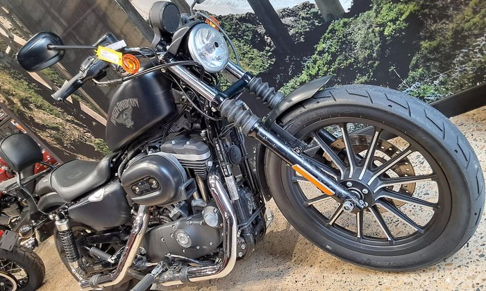2015 Harley-Davidson Iron 883 (XL883N) Sportster Black