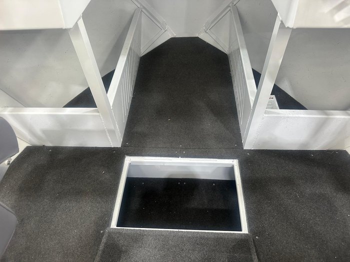 2023 Stessl 530 Bluewater Runabout