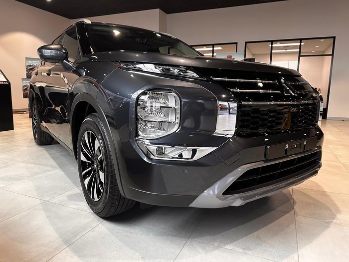 2025 Mitsubishi Outlander LS