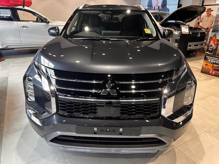 2025 Mitsubishi Outlander LS