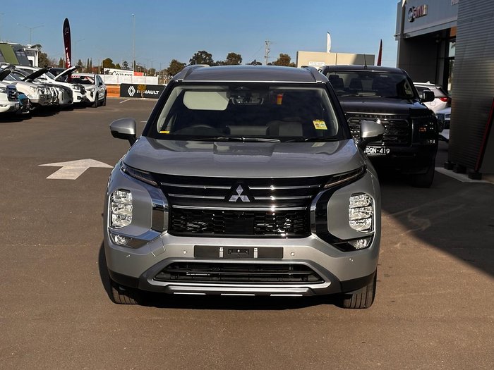 2025 Mitsubishi Outlander LS