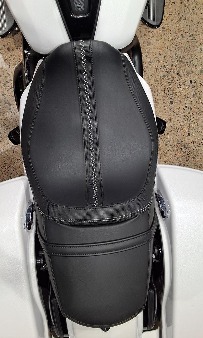 2025 Harley-Davidson Road Glide 117 (FLTRX) Touring White