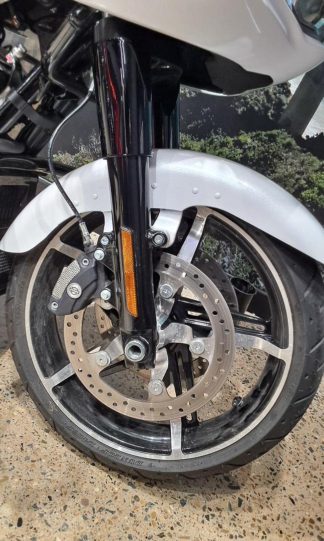 2025 Harley-Davidson Road Glide 117 (FLTRX) Touring White