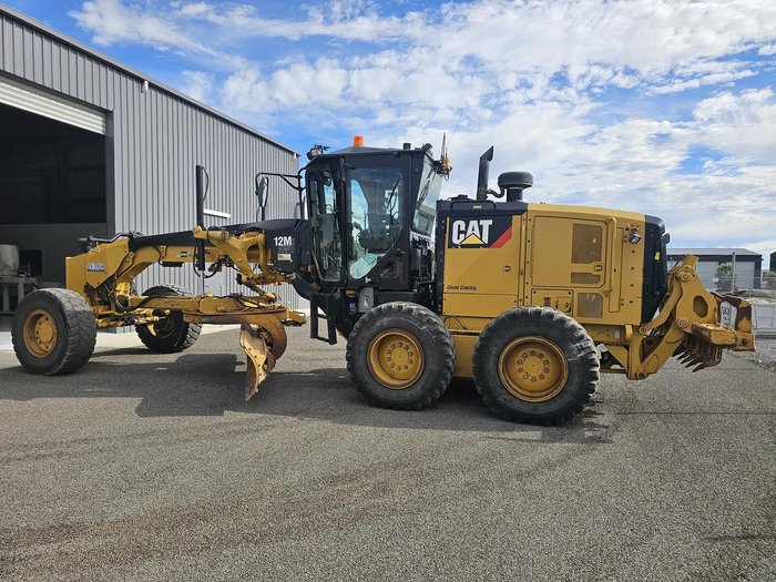 2017 Caterpillar 12M