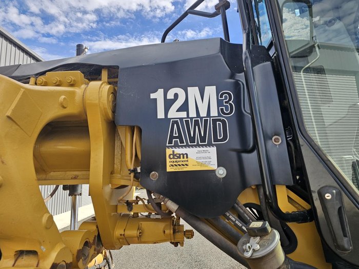 2017 Caterpillar 12M