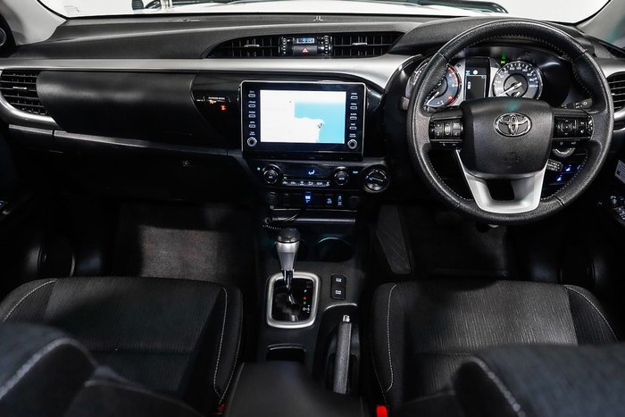2020 Toyota Hilux SR5