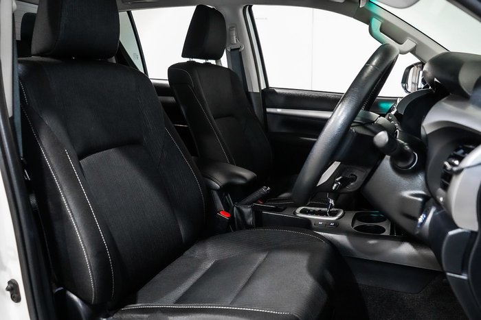 2020 Toyota Hilux SR5