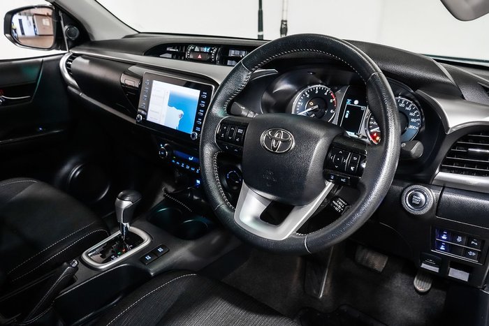 2020 Toyota Hilux SR5