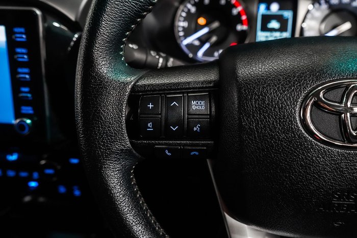 2020 Toyota Hilux SR5