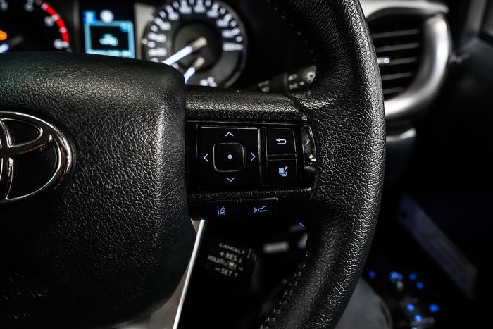 2020 Toyota Hilux SR5