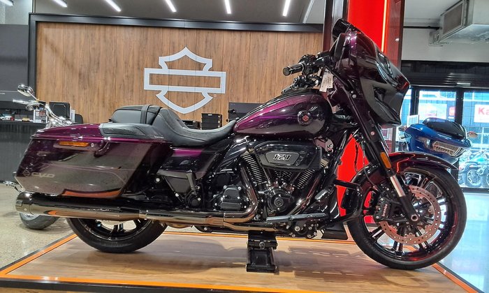 2025 Harley-Davidson CVO Street Glide 121 (FLHXSE) Touring
