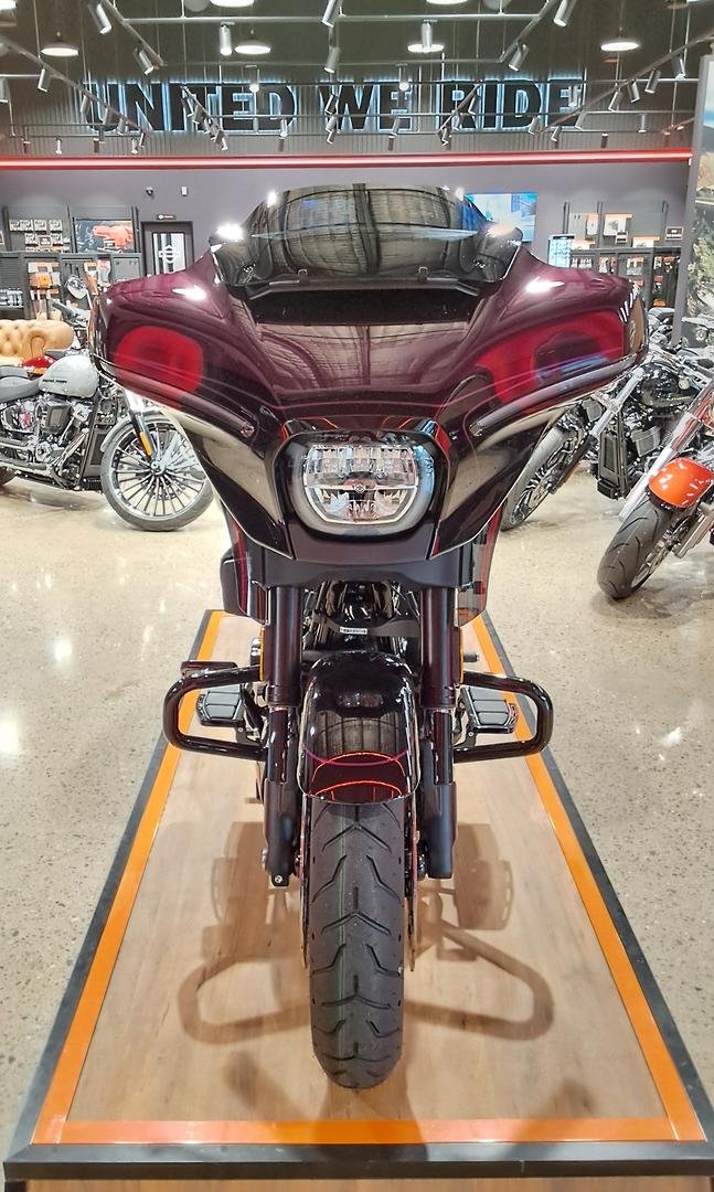 2025 Harley-Davidson CVO Street Glide 121 (FLHXSE) Touring
