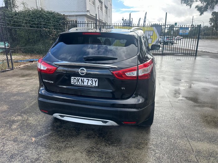 2016 NISSAN QASHQAI Ti