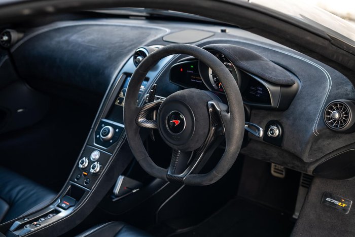 2016 McLaren 675LT