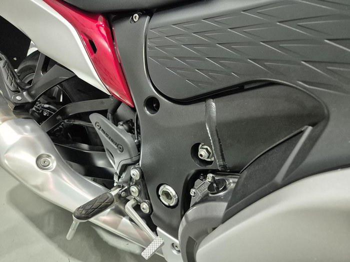 2022 Suzuki Hayabusa (GSX1300R) Hayabusa Silver