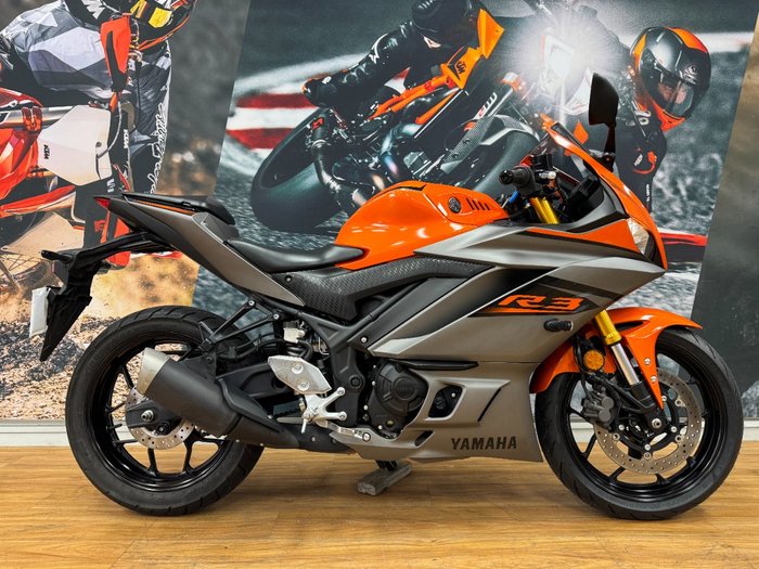 2022 Yamaha YZF-R3 VIVID ORANGE