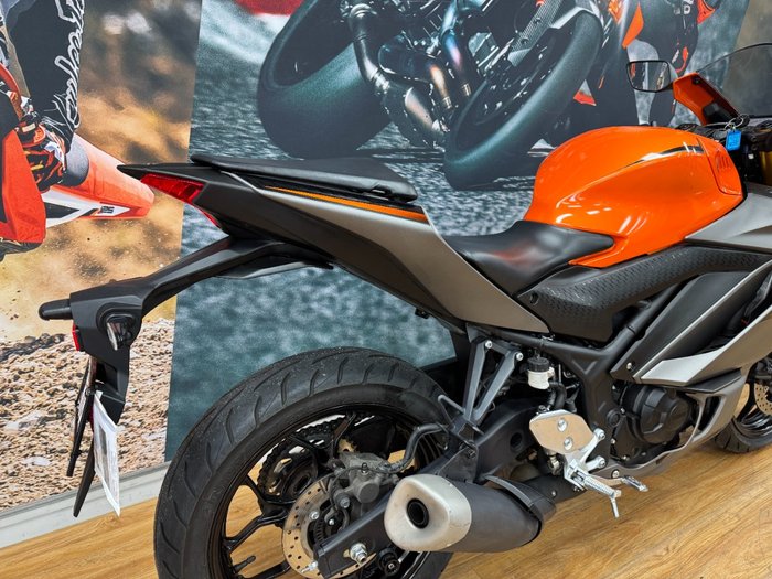 2022 Yamaha YZF-R3 VIVID ORANGE